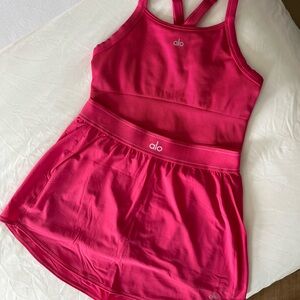 ALO Yoga Pink Summer Crush Tank & Skirt LARGE
SOLD OUT COLOR